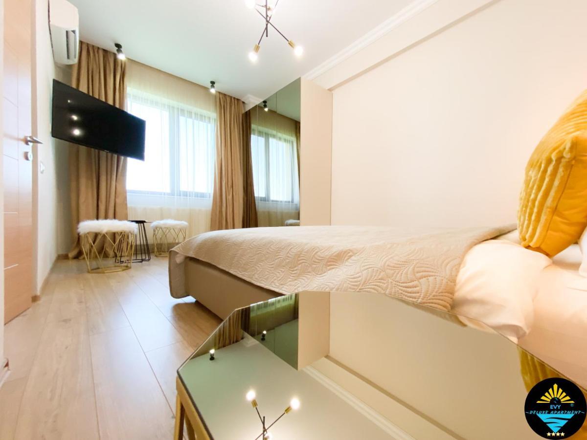Evy Deluxe Apartment Mamaia Exterior photo
