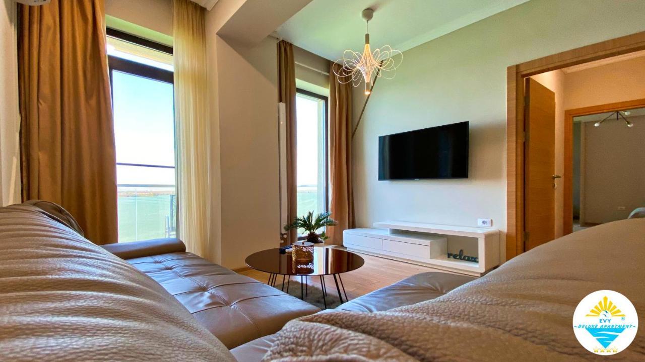 Evy Deluxe Apartment Mamaia Exterior photo