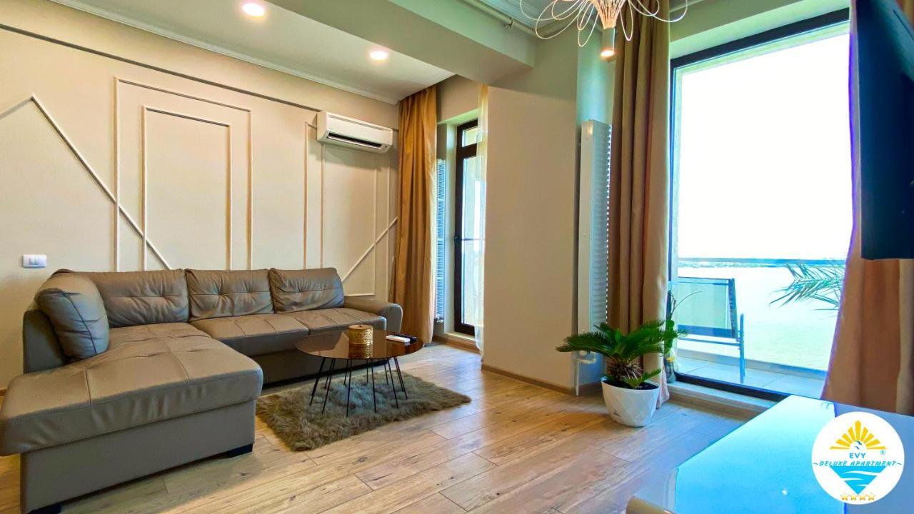 Evy Deluxe Apartment Mamaia Exterior photo
